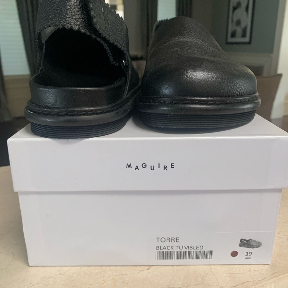 MAGUIRE Torre Black Slingback Clog